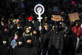 Donne durante la manifestazione per i diritti delle donne.