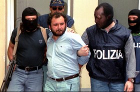 Giovanni Brusca nel momento del suo arresto avvenuto il 20 maggio 1996