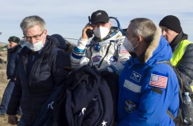 L astronauta americano appena atterrato con al Soyuz in Kazakhstan.
