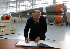 Putin ospite del cosmodromo di Vostochny.