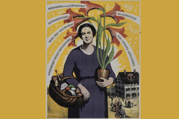 cartolina postale che raffigura una donna con un cesto di cibo e un mazzo di fiori