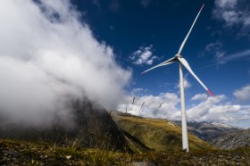 pala eolica per la produzione di energia dal vento