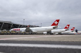 Diversi aerei di Swiss all aeroporto di Ginevra.