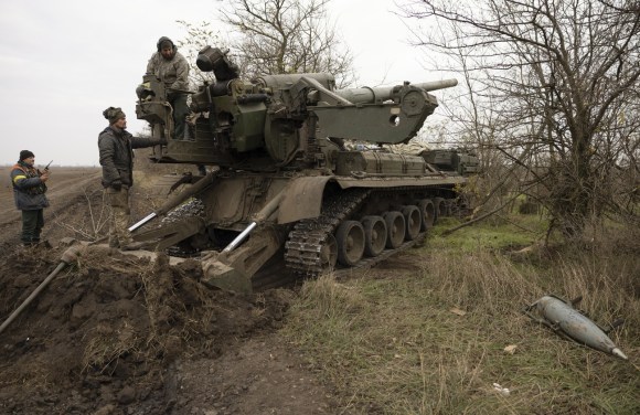 Artiglieria ucraina nei pressi di Kherson.