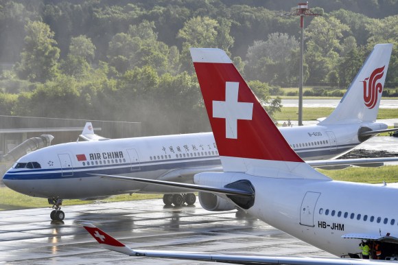 Un aereo dei Air China all aeroporto di Zurigo.