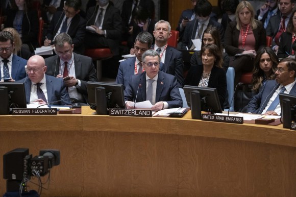 Cassis seduto al tavolo del Consiglio per la sicurezza dell Onu.