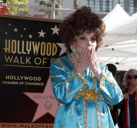 Gina Lollobrigida, in occasione dell apposizione della sua stella nella Walk of Fame di Hollywood.