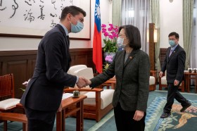 Fabian Molina con la presidente di Taiwan Tsai Ing-wen.
