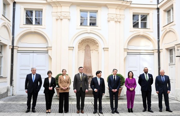 I partecipanti al G7 di Monaco a conclusione dei lavori.