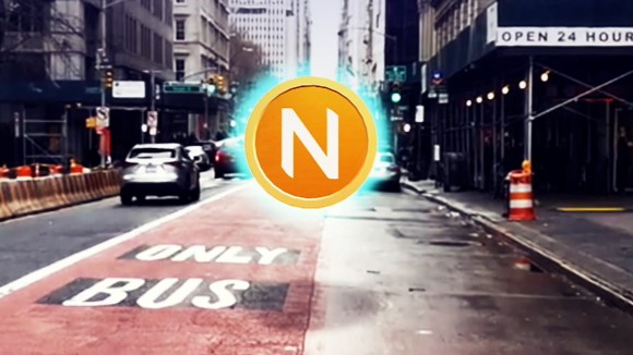 Il logo di The Nemesis su una strada di New York.