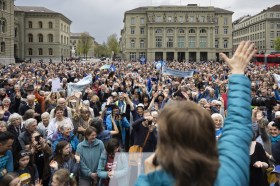 Marche Bleue terminata in Piazza federale di Berna.
