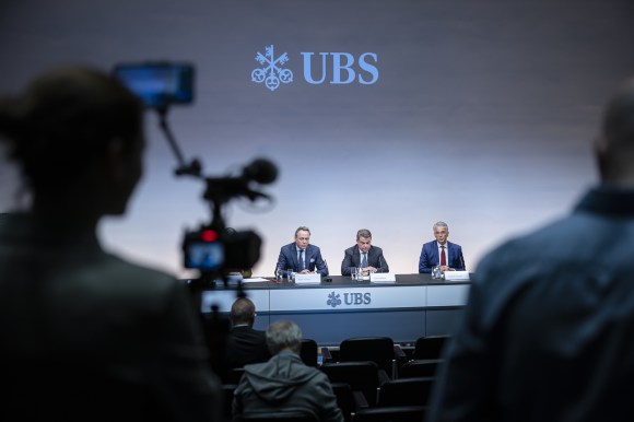 La direzione di UBS durante la conferenza stampa di presentazione di Ermotti nuovo CEO della banca.