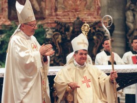 Emil Paul Tscherrig viene consacrato arcivescovo nel 1996.