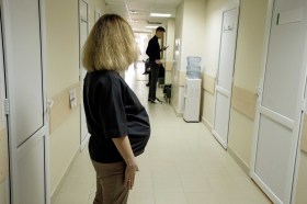 Maternità surrogata proibita dal 2001 in Svizzera