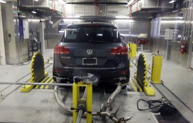 Un modello VW diesel durante un test per verificare le emissioni nocive.