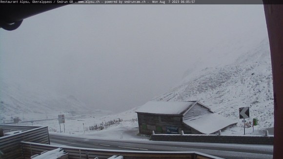 L immagine della neve sul Passo dell Oberalp pubblicata da Meteonews.tv