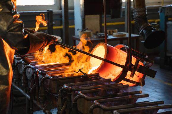 molten metal is poured into rectangular moulds