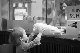 Gli sportelli per l infanzia in una banca svizzera negli anni Sessanta.