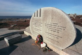 Uno dei due monumenti alle vittime del volo SR 111 a Halifax