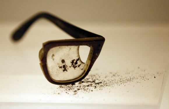 zerschmetterte Brille Allendes