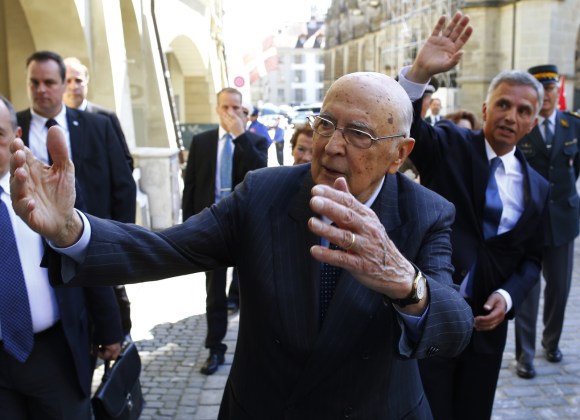 Giorgio Napolitano e, a destra, l allora presidente elvetico Didier Burkhalter, il 20 maggio 2014 a Berna.