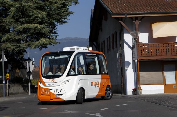 2018, l inaugurazione a Meyrin nel canton Ginevra di un bus senza conducente.