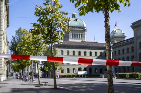 La piazza federale di Berna chiusa al pubblico il 5 ottobre 2023 per un falso allarme.
