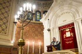 Una funzione religiosa nella sinagoga di Losanna, il 12 ottobre 2023.