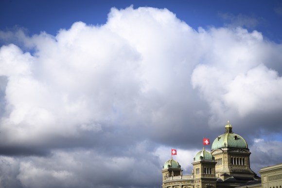 Wolken über dem Bundeshaus in Bern